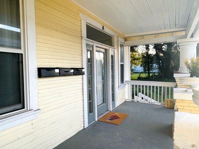 Entrance - 934 E 11th Ave