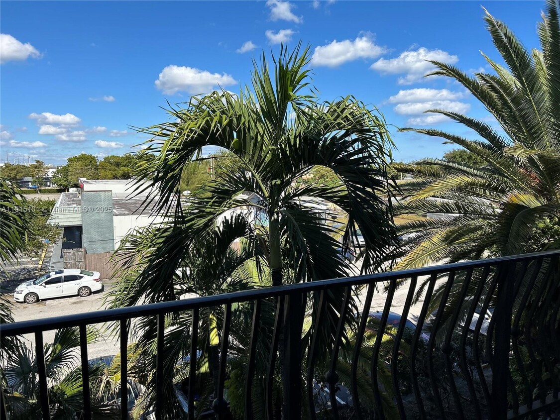 Foto principal - 110 SE 2nd St