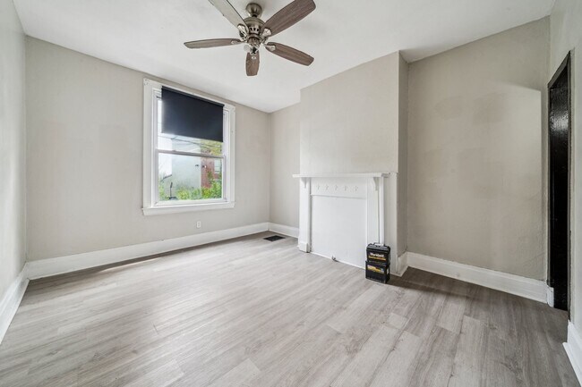 Foto del edificio - Spacious 4 bedroom renovation home