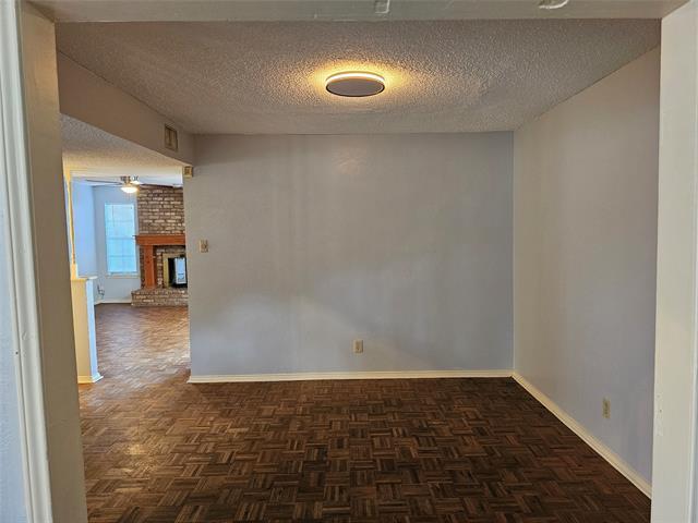 Foto del edificio - 701 Towne House Ln