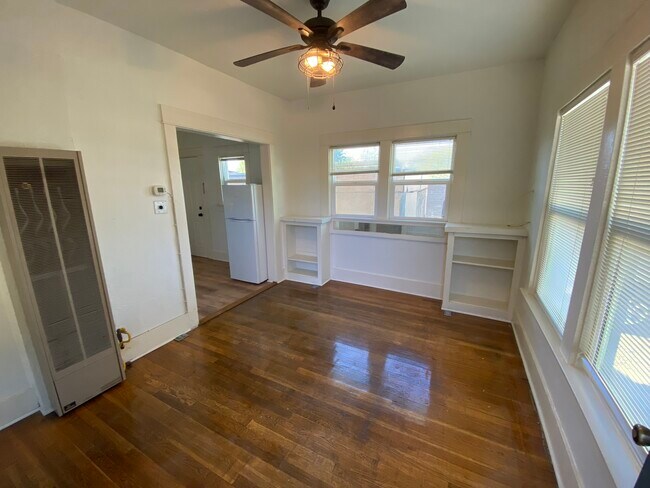 Living Room - 209 N Tyndall Ave