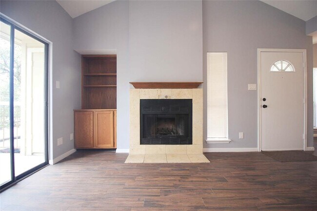 Foto del edificio - 3500 Tangle Brush Dr