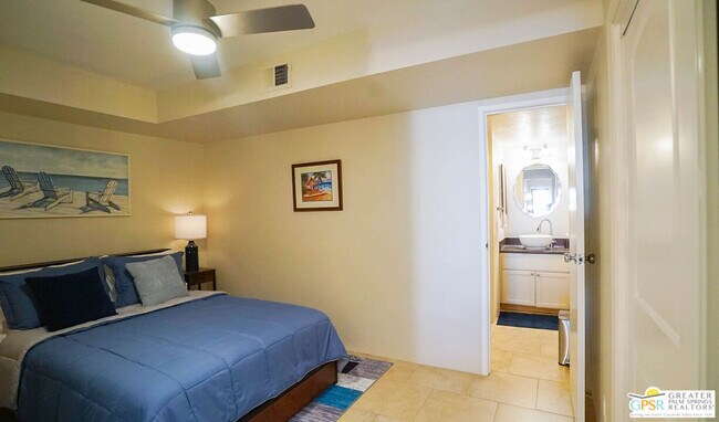 Foto del edificio - 5301 E Waverly Dr