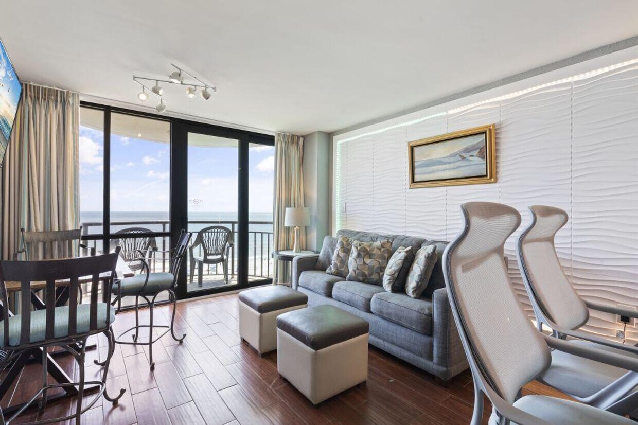 Foto principal - 2310 N Ocean Blvd