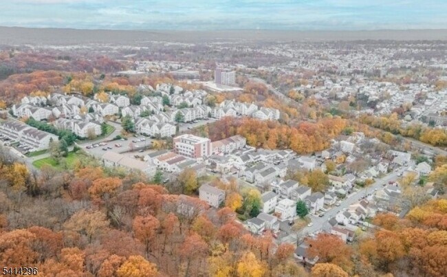 Foto del edificio - 318 Dixon Ave