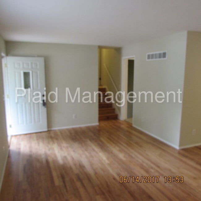 Building Photo - 1620 NW 66th Ter