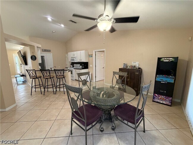 Foto del edificio - 2126 SE 5th Ct