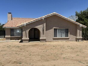 Building Photo - 17530 Aspen St