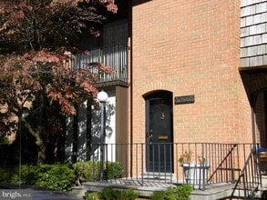 Building Photo - 10865 Deborah Dr