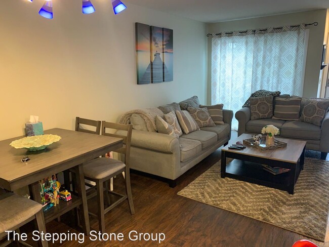 Building Photo - 2 br, 1 bath House - 10045 Russell Avenue ...