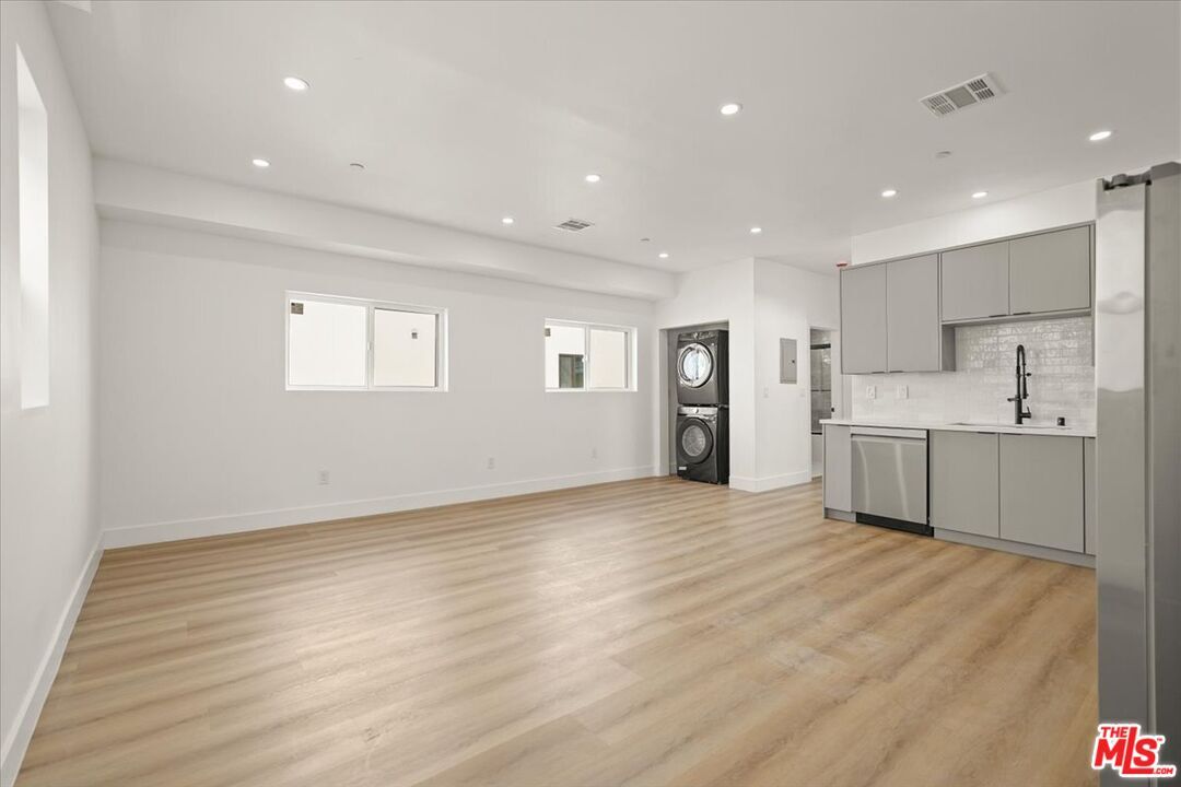 Foto principal - 912 N Hudson Ave