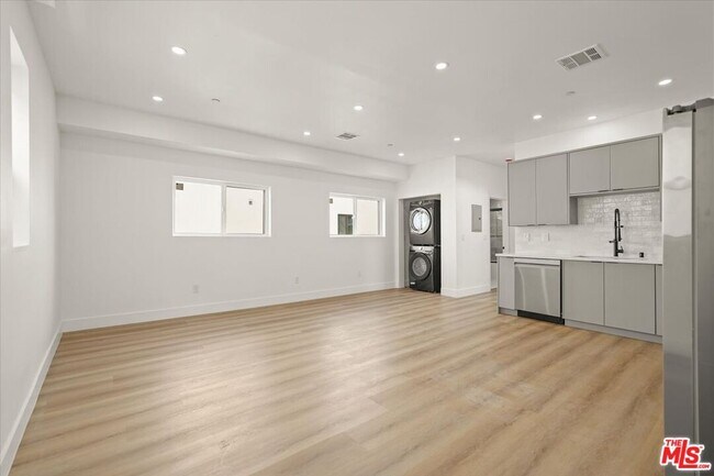 Foto del edificio - 914 N Hudson Ave