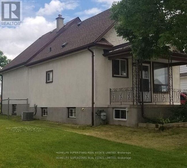 Building Photo - 5740 Desson Ave