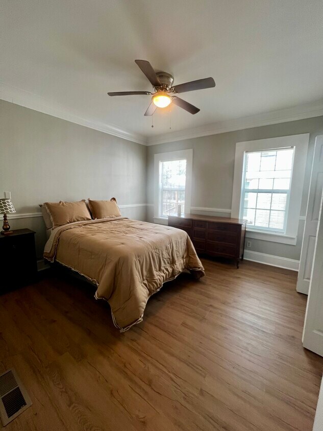 Bedroom View 1 - 2077 Cascade Rd SW (Atlanta, GA)