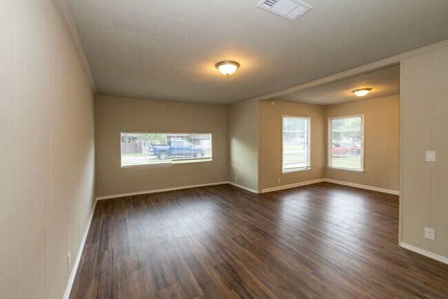Foto del edificio - Just Renovated! Close to Hwy 287 Immediate...