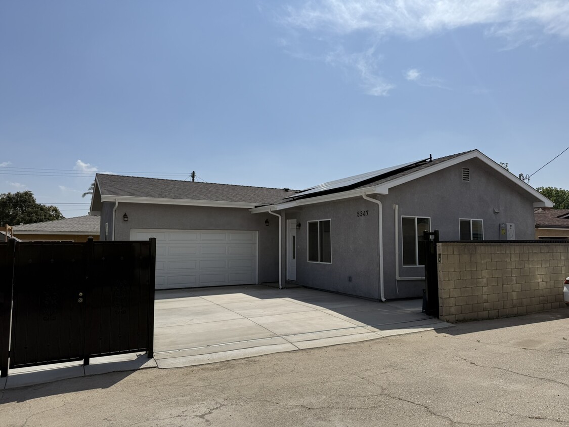 Foto principal - 5347 Cogswell Rd