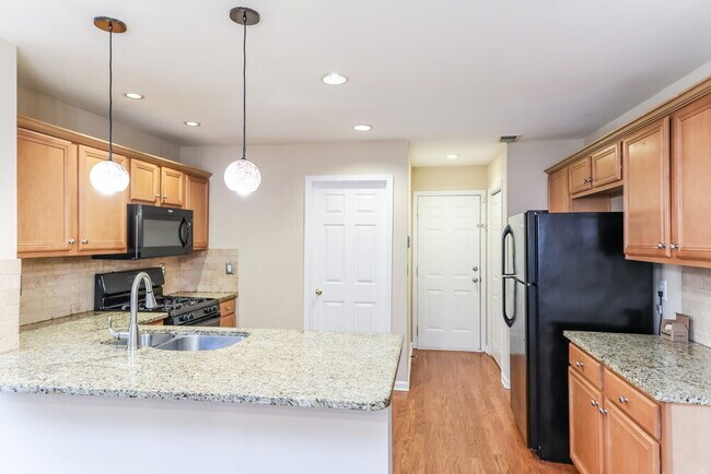 Building Photo - 2230 Gateview Ct