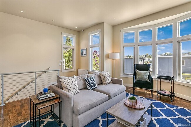 Foto del edificio - 2644 23rd Ave W