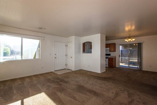 Foto del edificio - 6200 N Rockland Dr