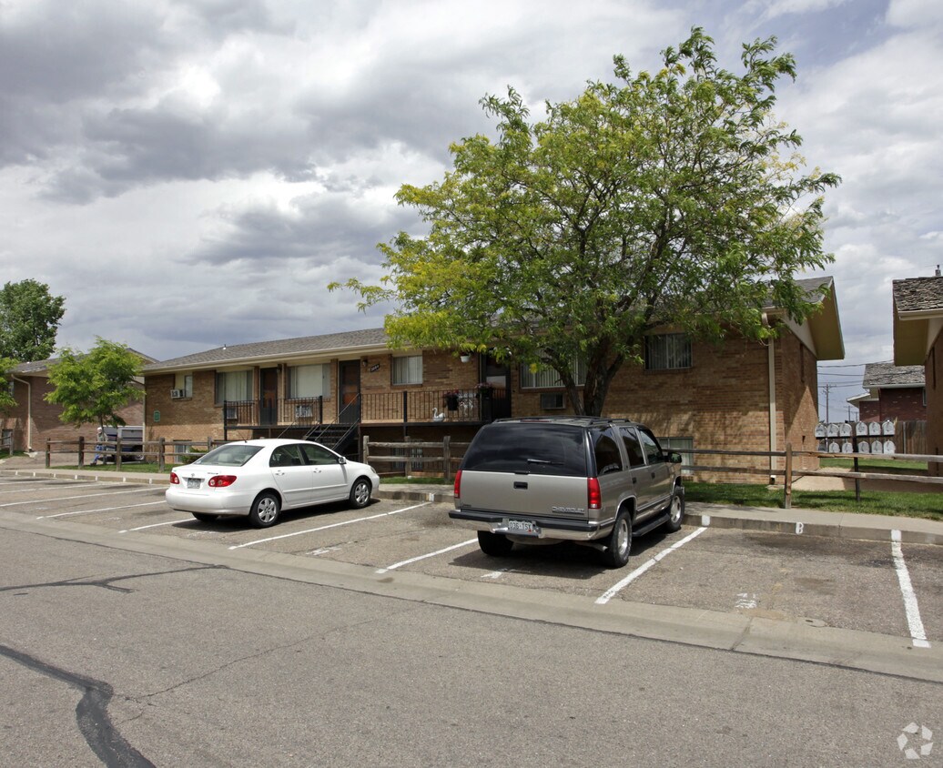 Building Photo - 3004 Lakeside Dr