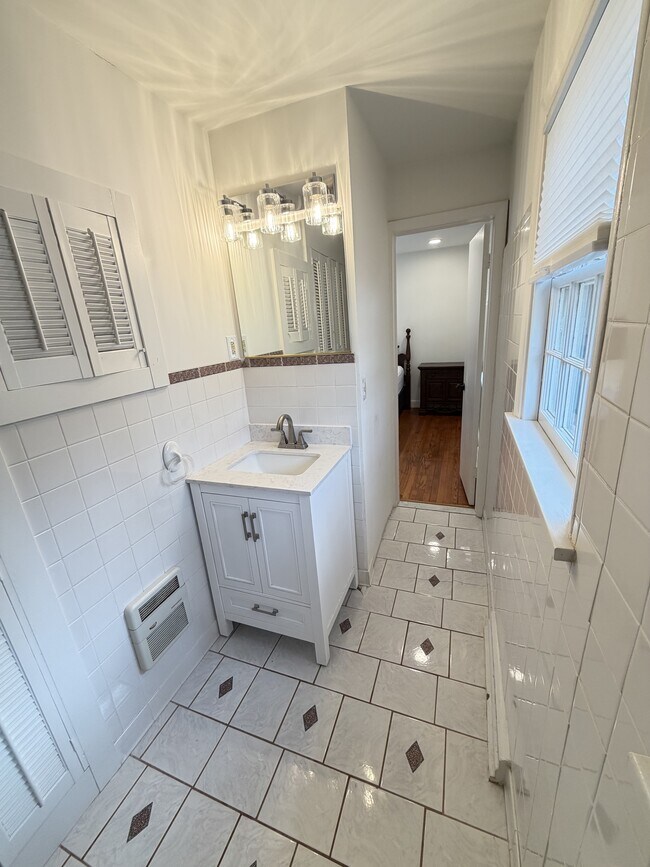 Building Photo - 2648 Melbourne Dr