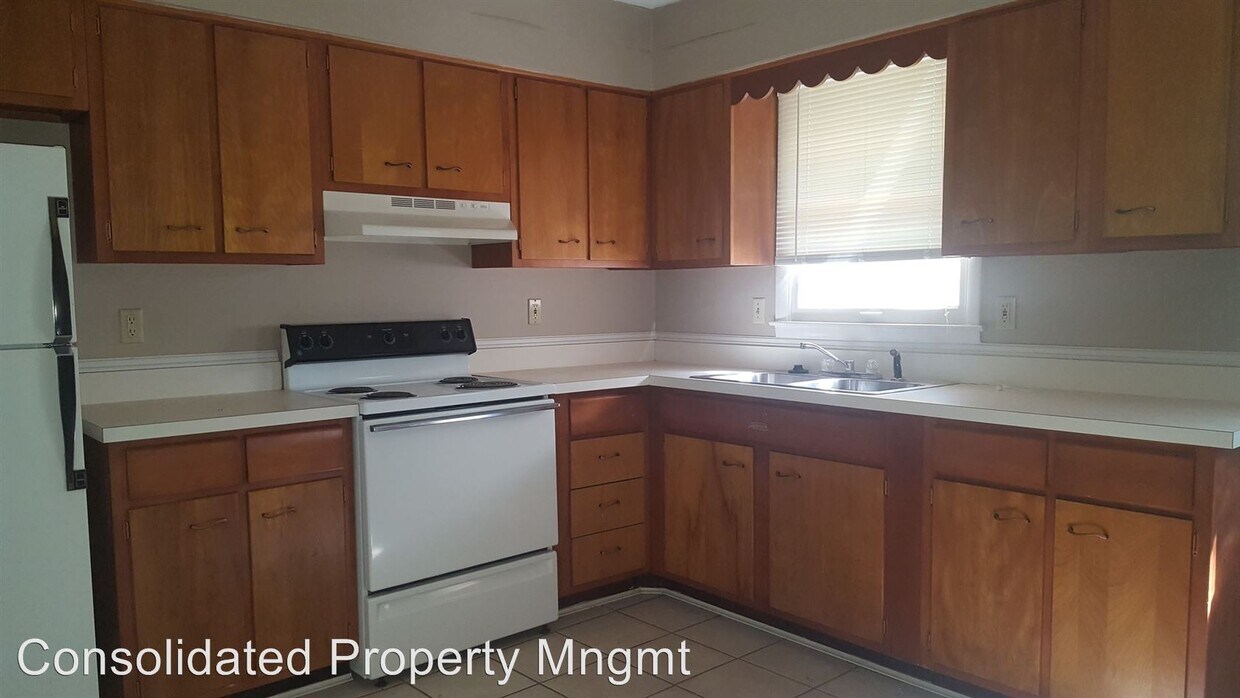 Foto del edificio - 3351-3353 Woodmar Ct