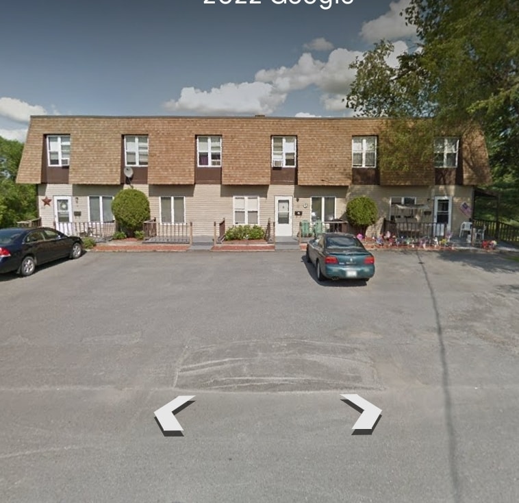 Building Photo - 515 Main St