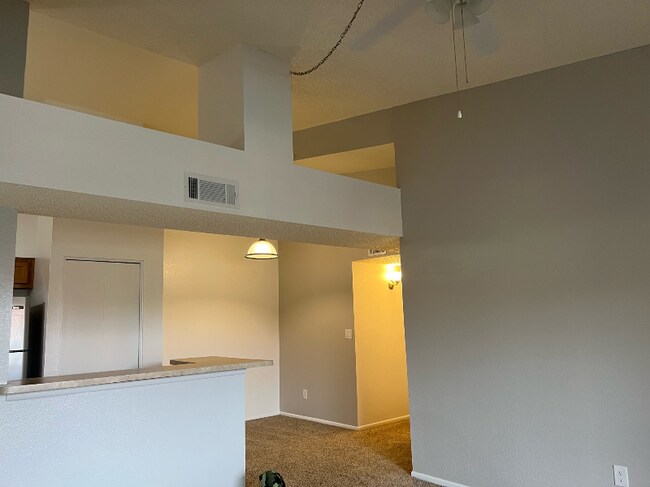Building Photo - 2194 N Pantano Rd