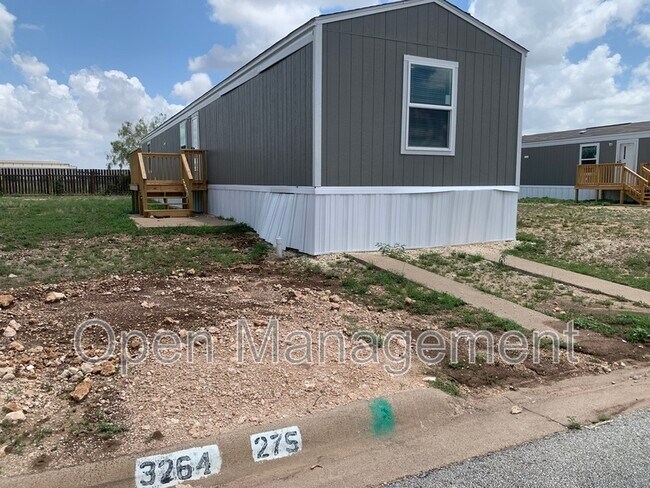 Foto del edificio - 3264 Cultus St