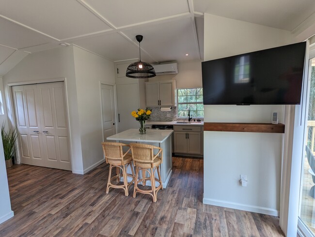 Building Photo - 3419 Lake Harney Cir