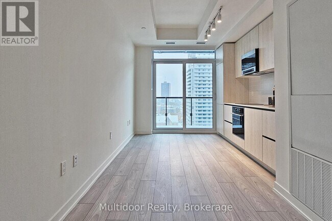 Photo du bâtiment - 120 Broadway Ave