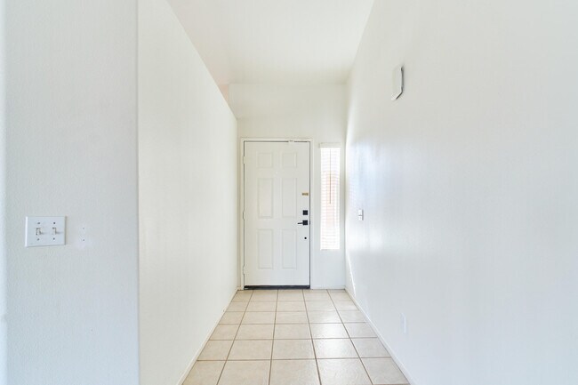 Building Photo - 47626 Calle Diamante
