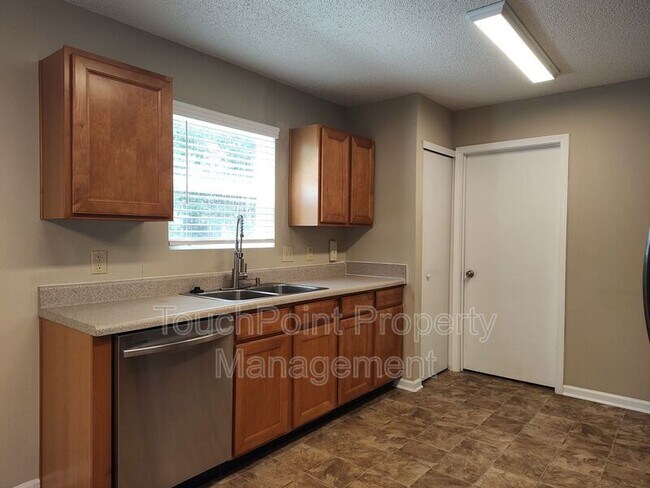Foto del edificio - 2038 Dunsmore Ln
