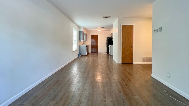 Foto del edificio - 2/1 Cottage in Great Location!