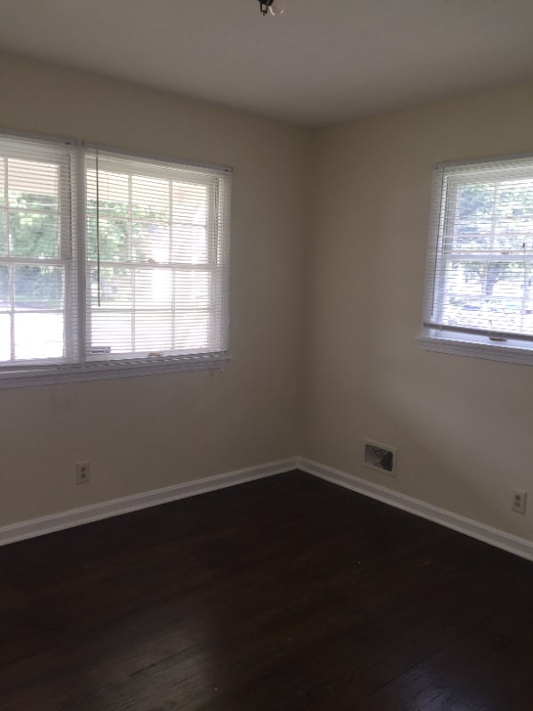 Building Photo - 1400 Sale Ave