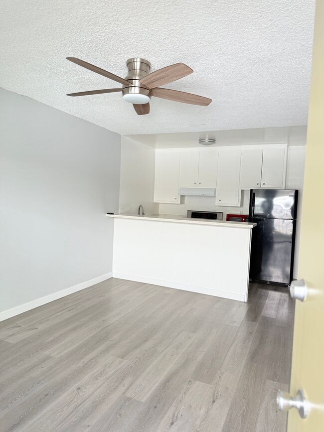 Foto del edificio - Beautiful 1 bedroom 1 bath!!! Must see! Mo...