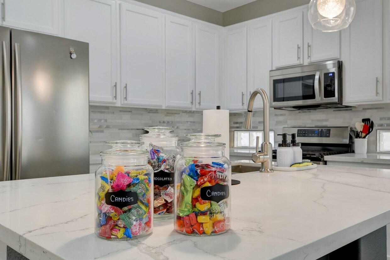 Primary Photo - Fully Furnished | 3 bedroom | 2.5 Bath