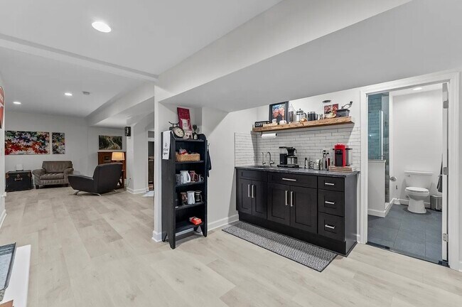 Foto del edificio - 5920 Hunton Wood Dr