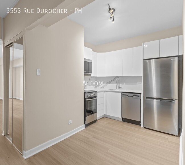 Building Photo - 3553 Rue Durocher