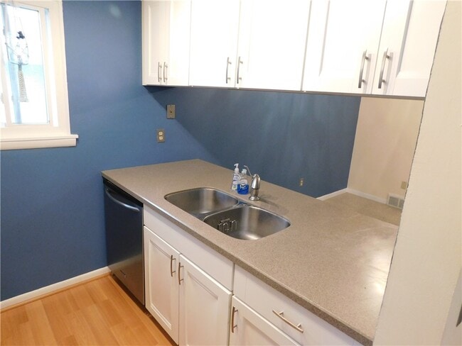 Building Photo - 447 Eastbrooke Ln