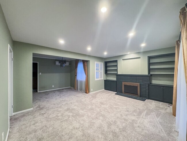 Foto del edificio - Beautiful 3bd 2 ba House