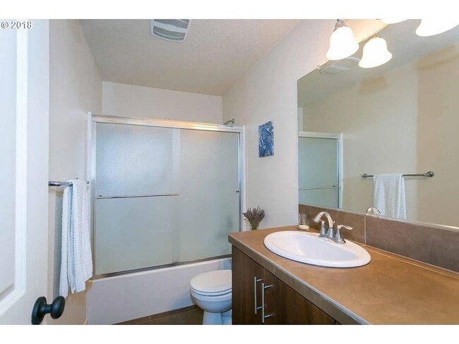 Building Photo - 7954 NE Miriam Way