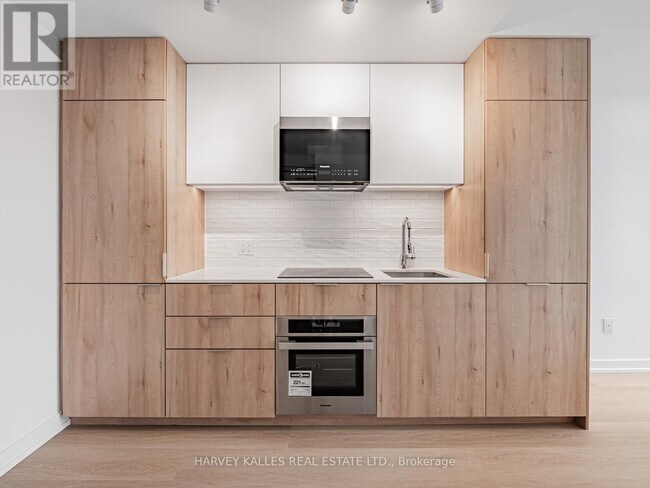 Photo du bâtiment - 28 Eastern Ave