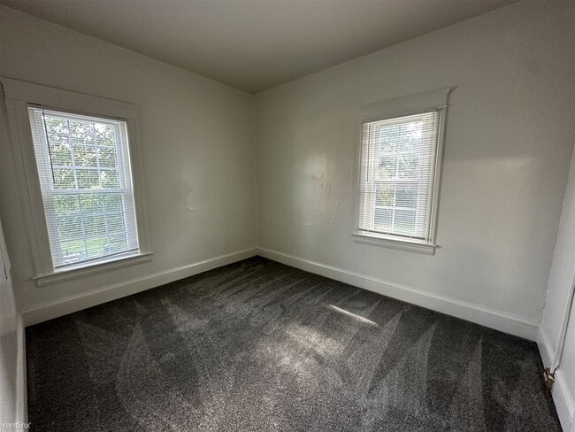 Building Photo - 1 br, 1 bath 4plex - 315 W Trail St #4