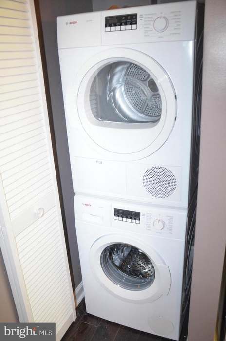 Washer/Dryer - 3900 14th St NW