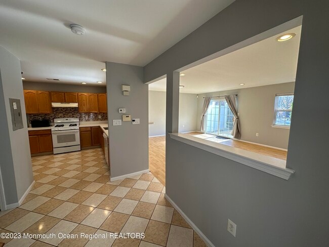 Building Photo - 122 Mid Ocean Ct
