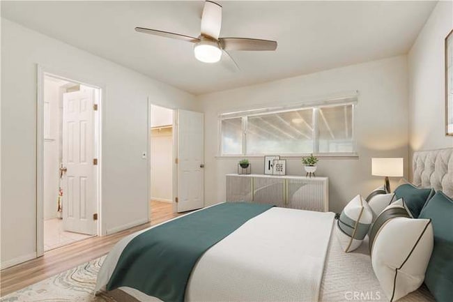 Foto del edificio - 104 W Bluebell Ave