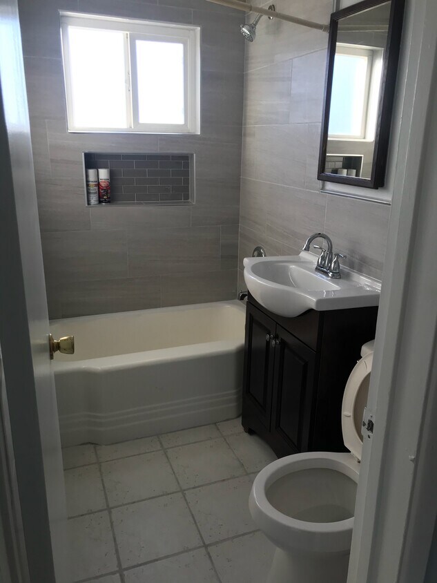 Foto principal - 4435 College Ave