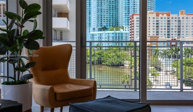 Building Photo - 2150 N Bayshore Drive Unit 502
