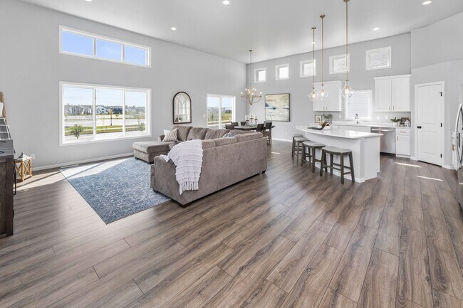 Foto del edificio - 4-bedroom, 3-bathroom South Fargo Single-Family Home w/ 2 Stall Garage